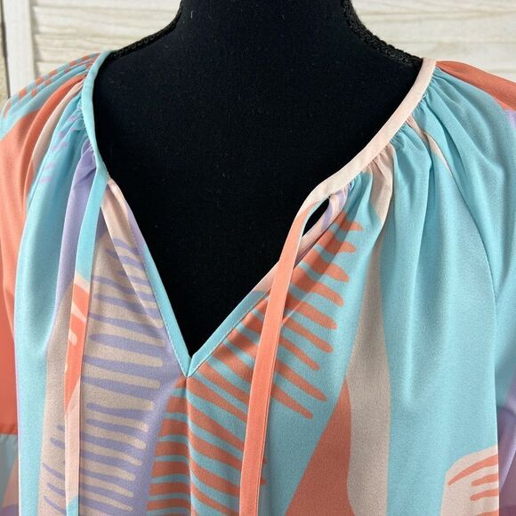 Crosby Mollie Burch Bell Sleeve Split Neck Top Medium - Picture 2 of 13